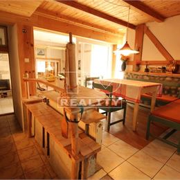 NA PREDAJ VEĽMI ZAUJÍMAVÝ VIDIECKY DOMČEK NA LIPTOVE - V PODTATRANSKEJ OBCI PRIBYLINA