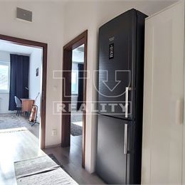 Zaujímavý 2 izbový byt s vlastným parkovným státím, terasou a pivnicou, PEZINOK, 60,63 m2