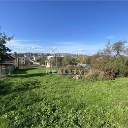 STAVEBNÝ POZEMOK 640m2 CENTRUM BÁNOVCE NAD BEBRAVOU