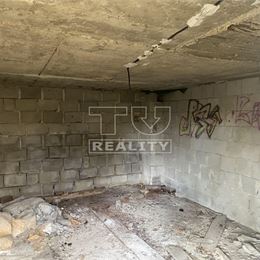 REKREAČNÝ POZEMOK 1154m2 DÚBRAVA
