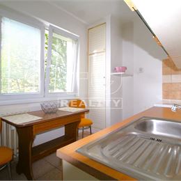 2 izbový byt blízko centra, 62 m2, Žiar nad Hronom