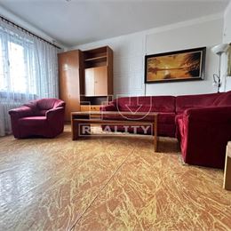 NA PREDAJ 5-IZBOVÝ RODINNÝ DOM S TERASOU NA STRECHE, 423m2, ČASTKOVCE