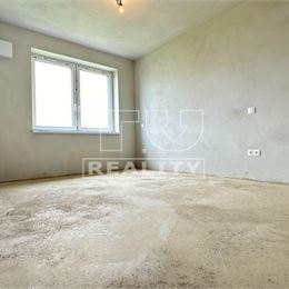 4-IZBOVÝ RODINNÝ DOM S GARÁŽOU, 143m2, PRÍSTAVNÁ, TRENČÍN