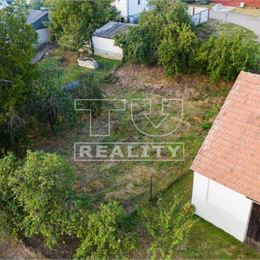 Exkluzívne na predaj práve pre Vás!** pozemok vhodný na výstavbu rodinného domu ** Popudinské Močidľany **