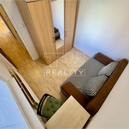 Na predaj 3i byt prerobený z 2-izbového v obľúbenej časti Petržalky na Furdekovej ulici, 55 m2
