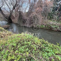 Zaujímavý pozemok na stavbu domu, 607 m2,