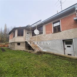 Na predaj rodinný dom v obci Obyce, pozemok 1127 m2
