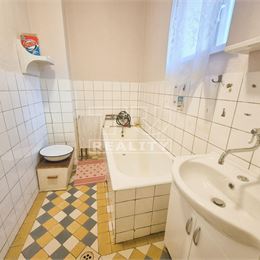 Na predaj rodinný dom v obci Obyce, pozemok 1127 m2