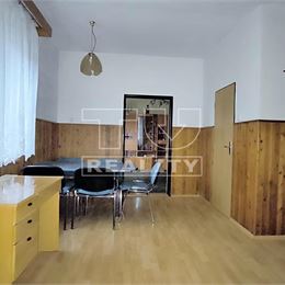 Rodinný dom s veľkým potenciálom s 5 izbami a veľkou záhradou, PEZINOK, 1.258 m2