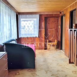 Rodinný dom s veľkým potenciálom s 5 izbami a veľkou záhradou, PEZINOK, 1.258 m2