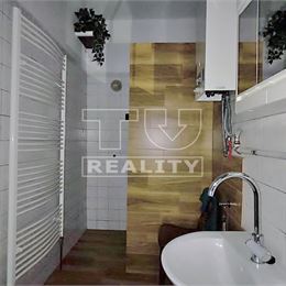 Rodinný dom s veľkým potenciálom s 5 izbami a veľkou záhradou, PEZINOK, 1.258 m2