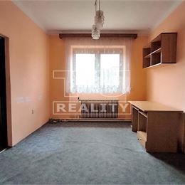 Rodinný dom s veľkým potenciálom s 5 izbami a veľkou záhradou, PEZINOK, 1.258 m2