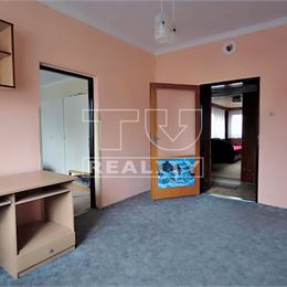 Rodinný dom s veľkým potenciálom s 5 izbami a veľkou záhradou, PEZINOK, 1.258 m2