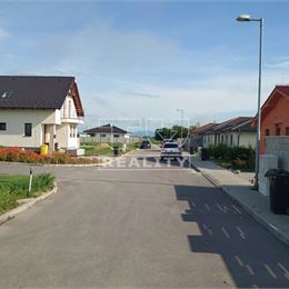 Stavebný pozemok v obci Považany, 658 m2