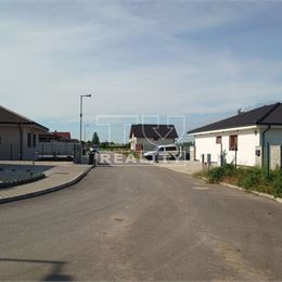 Stavebný pozemok v obci Považany, 658 m2