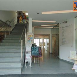 Obchodný priestor na prenájom v lukratívnej polyfunkčnej budove na námestí v Poprade