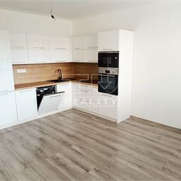 IBA U NÁS-4-IZBOVÝ BYT,ZLATÉ KLASY,NOVOSTAVBA,BALKÓN,PARKING,100m2