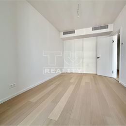 Na predaj krásny 2-izbový byt s balkónom s výhľadom na Staré mesto, 52,5 m2