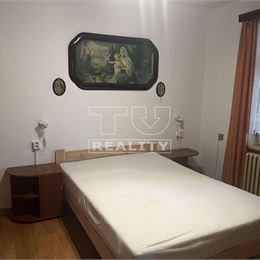 4 izb.RD 128 m2, pozemok 2748 m2 Močenok