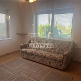 4 izb.RD 128 m2, pozemok 2748 m2 Močenok