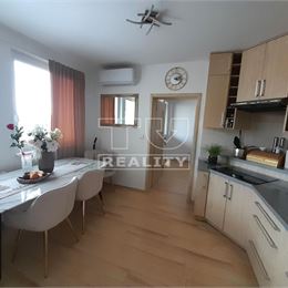 IBA U NÁS 3-IZBOVÝ BYT HLOHOVEC 83m2 + 16m2 terasa