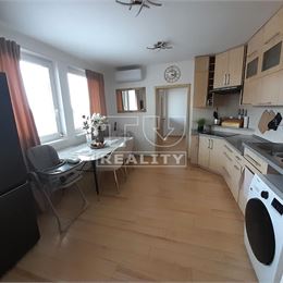 IBA U NÁS 3-IZBOVÝ BYT HLOHOVEC 83m2 + 16m2 terasa