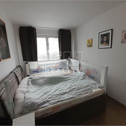 3-IZBOVÝ BYT HLOHOVEC 67m2
