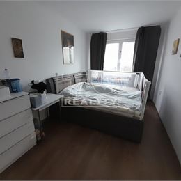 3-IZBOVÝ BYT HLOHOVEC 67m2