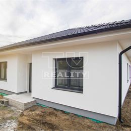 4-izbová novostavba rodinného domu s terasou, Bajč, 665m2