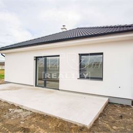 4-izbová novostavba rodinného domu s terasou, Bajč, 665m2
