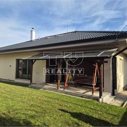 Na predaj priestranný bungalov s obytným podkrovím v obci Nitrianske Pravno