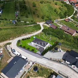 HRUBÁ STAVBA-4+KK BUNGALOV S GARÁŽOU A TERASOU, LIETAVA, VÝMERA 823m²