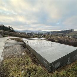 HRUBÁ STAVBA-4+KK BUNGALOV S GARÁŽOU A TERASOU, LIETAVA, VÝMERA 823m²