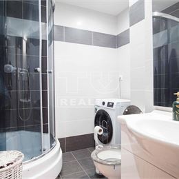 2-izbový, kompletne prerobený byt s balkónom blízko centra, Nové Zámky – 60,45m2