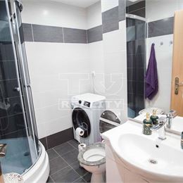 2-izbový, kompletne prerobený byt s balkónom blízko centra, Nové Zámky – 60,45m2