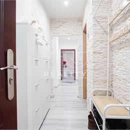 2-izbový, kompletne prerobený byt s balkónom blízko centra, Nové Zámky – 60,45m2