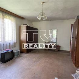 Starší 4-izbový rodinný dom s veľkou záhradou, Malé Leváre