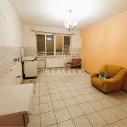 ZNÍŽENÁ CENA !!! Na predaj rodinný dom v obci Kovarce s pozemkom - 681m2