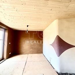 !NOVÁ CENA! NA PREDAJ NOVOSTAVBA EKOLOGICKÉHO, NÍZKOENERGETICKÉHO, 3-IZBOVÉHO DOMU (204 m2), TRENČIANSKA