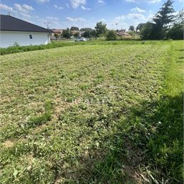 Exkluzívne na predaj stavebný pozemok v meste Beladice, 1000 m2