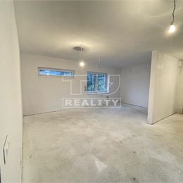 3 IZBOVÝ BYT , PŠURNOVICE 75m2