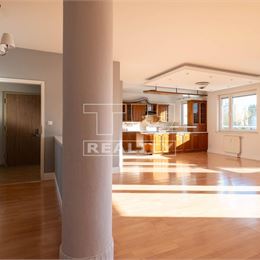 !!!VÝNIMOČNÁ PONUKA!!! Veľkometrážny 4 izbový byt, 130m2, Brezno