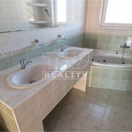 !!!VÝNIMOČNÁ PONUKA!!! Veľkometrážny 4 izbový byt, 130m2, Brezno