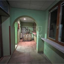 Na predaj suchý 4 izbový rodinný dom v obci Horná Kráľová, 170 m2, na pozemku 547m2.