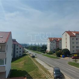 Priestranný 4-izbový byt na Zobore: Skvelá dispozícia, dve lodžie a top lokalita! 98m2