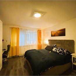 Kompletne zrekonštruovaný 3 izbový byt v Šamoríne v pokojnom prostredí, 77 m².