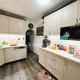 Kompletne zrekonštruovaný 3 izbový byt v Šamoríne v pokojnom prostredí, 77 m².