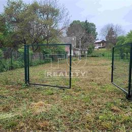 NA PREDAJ STAVEBNÝ POZEMOK V OBCI LUBINA ČASŤ HRNČIAROVE, 640m2