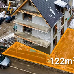 Na predaj 3 izbový byt 64,3 m2, vlastná záhradka, v novostavbe v Zázrivej
