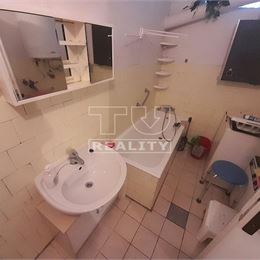 IBA U NÁS VIDIECKY RODINNÝ DOM LUBINA NA POZEMKU 1980m2 SPOLU S OVOCNÝM SADOM 617m2